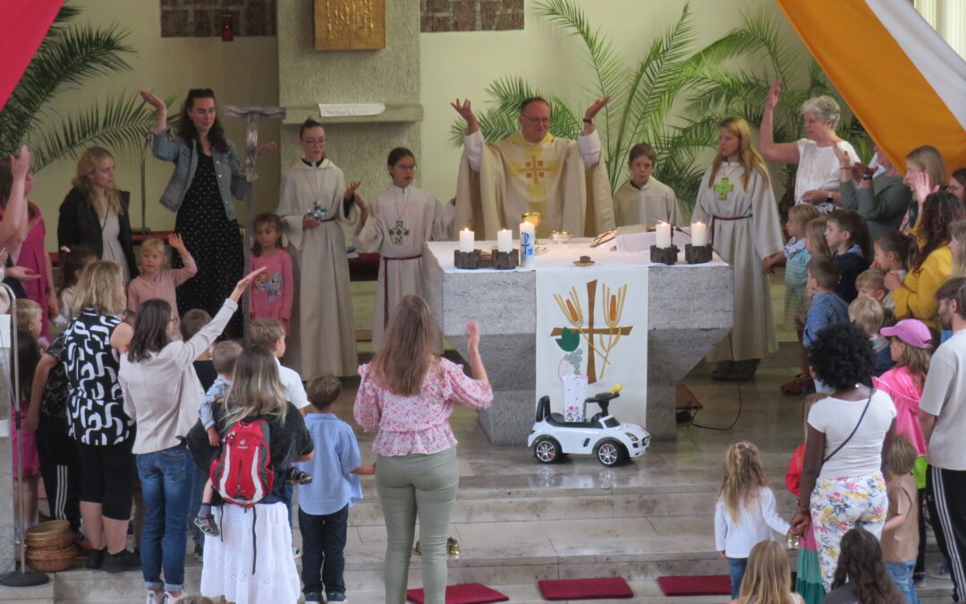 Sommer- und Einweihungsfest des Herz Jesu Kindergartens
