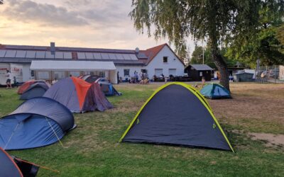 „Stockbrot & Schnarchkonzerte – das Vater-Kind-Zelten 2025“