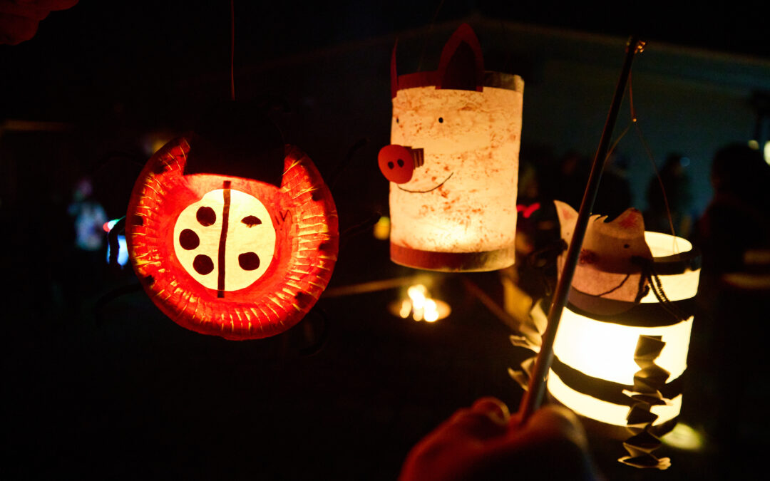 Laternenzug der Herz Jesu & Naturentdecker Freunde: Ein harmonischer Abend